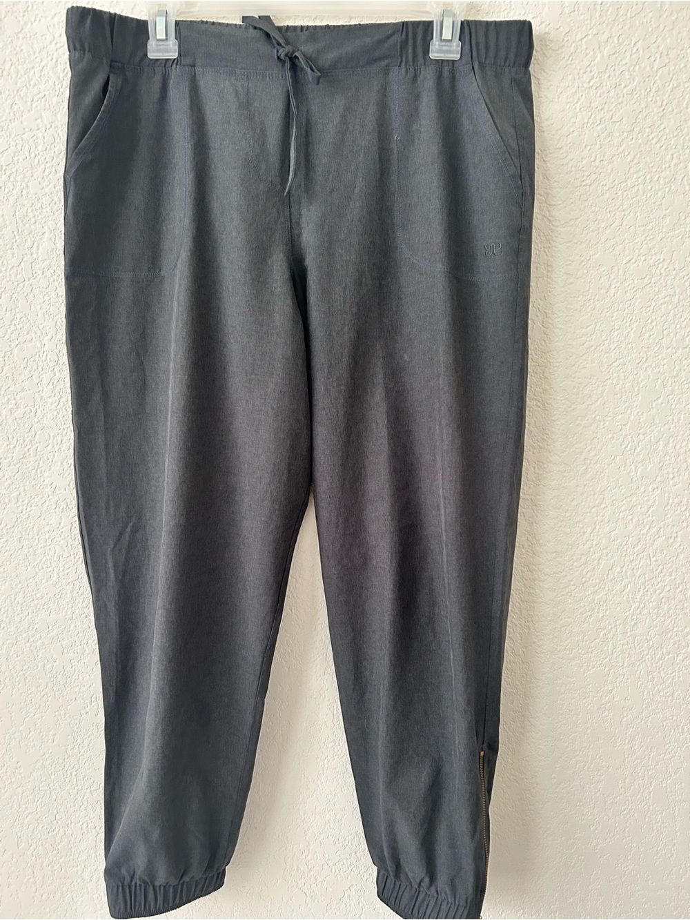 Albion jetsetters jogger Grey drawestring sz Large